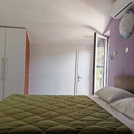 Holiday House "Villa Flora" Šibenik Eksteriør billede