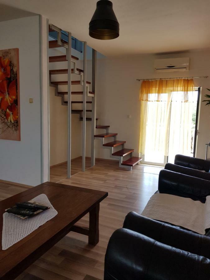 Holiday House "Villa Flora" Šibenik Eksteriør billede
