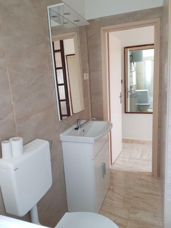 Holiday House "Villa Flora" Šibenik Eksteriør billede