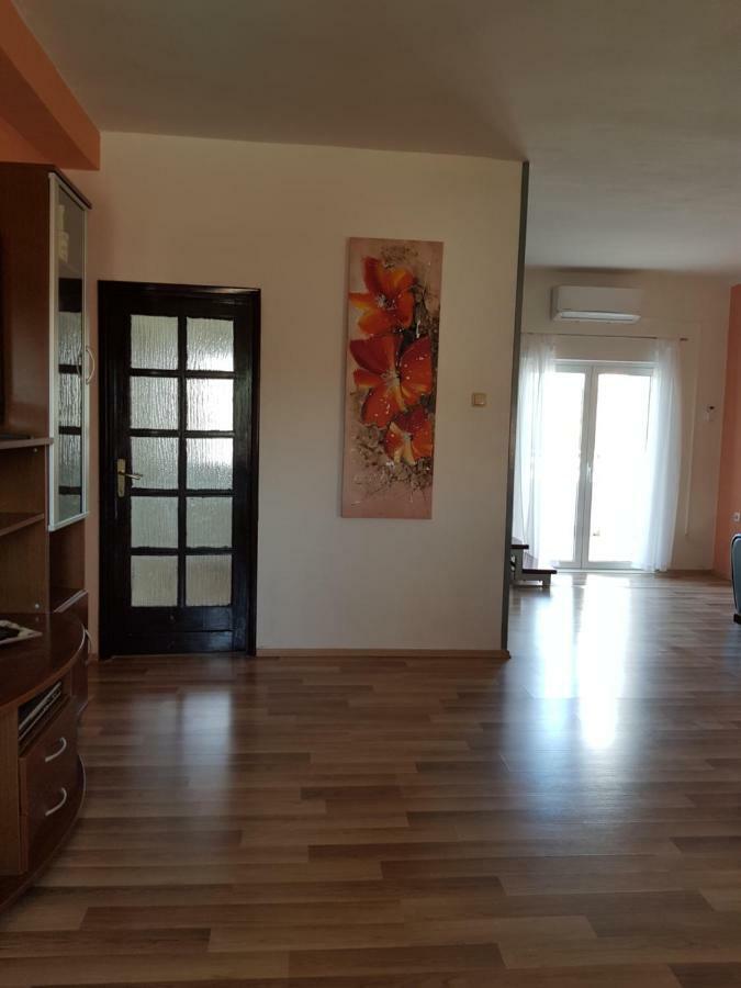 Holiday House "Villa Flora" Šibenik Eksteriør billede